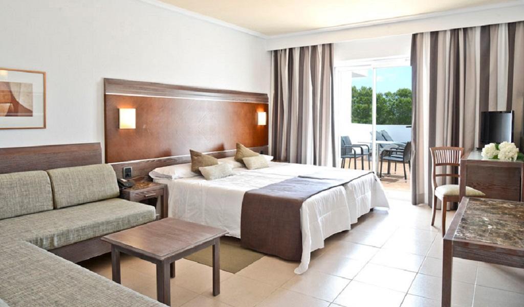 Hotel Beachclub Font De Sa Cala Zewnętrze zdjęcie
