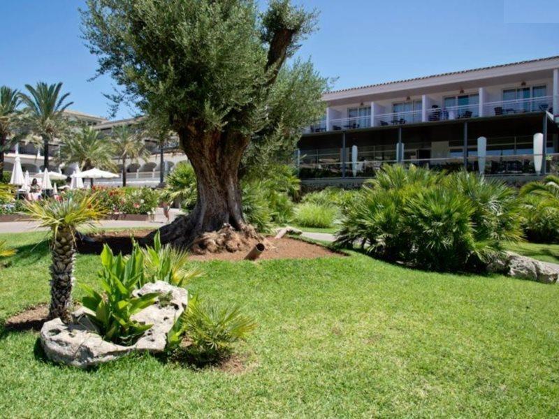 Hotel Beachclub Font De Sa Cala Zewnętrze zdjęcie