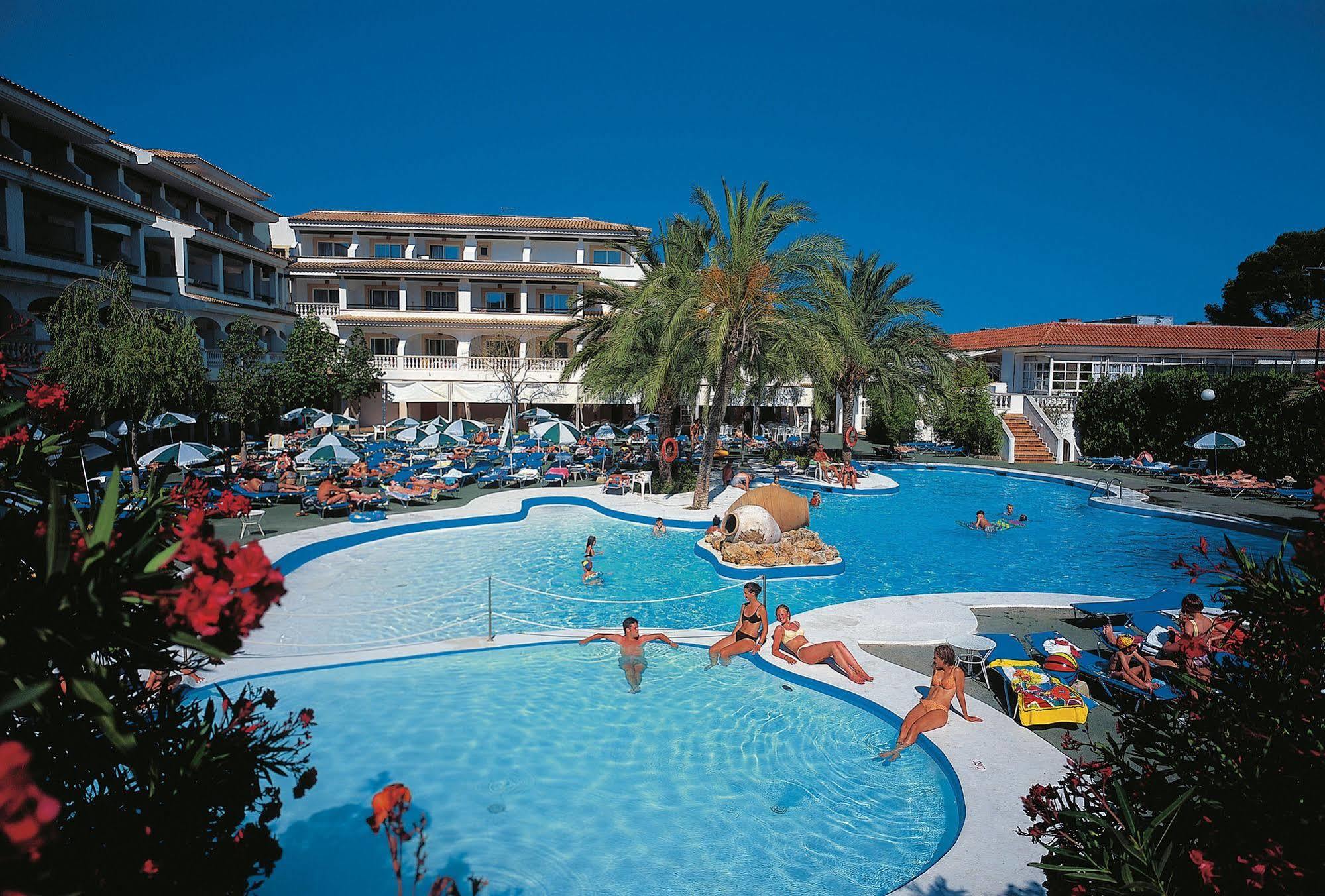 Hotel Beachclub Font De Sa Cala Zewnętrze zdjęcie