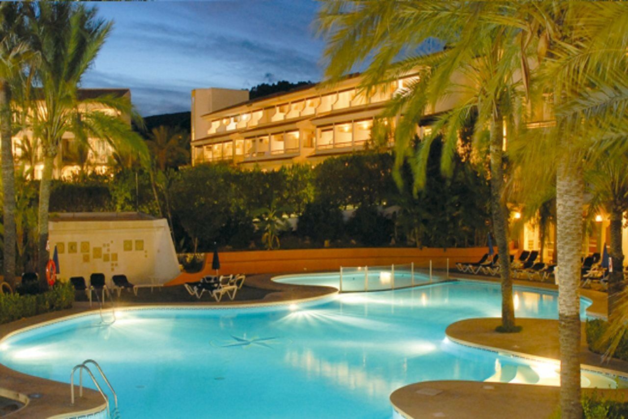 Hotel Beachclub Font De Sa Cala Zewnętrze zdjęcie